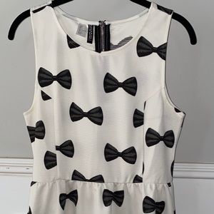 H&M | White Bow Dress | Size: LARGE (NWOT)